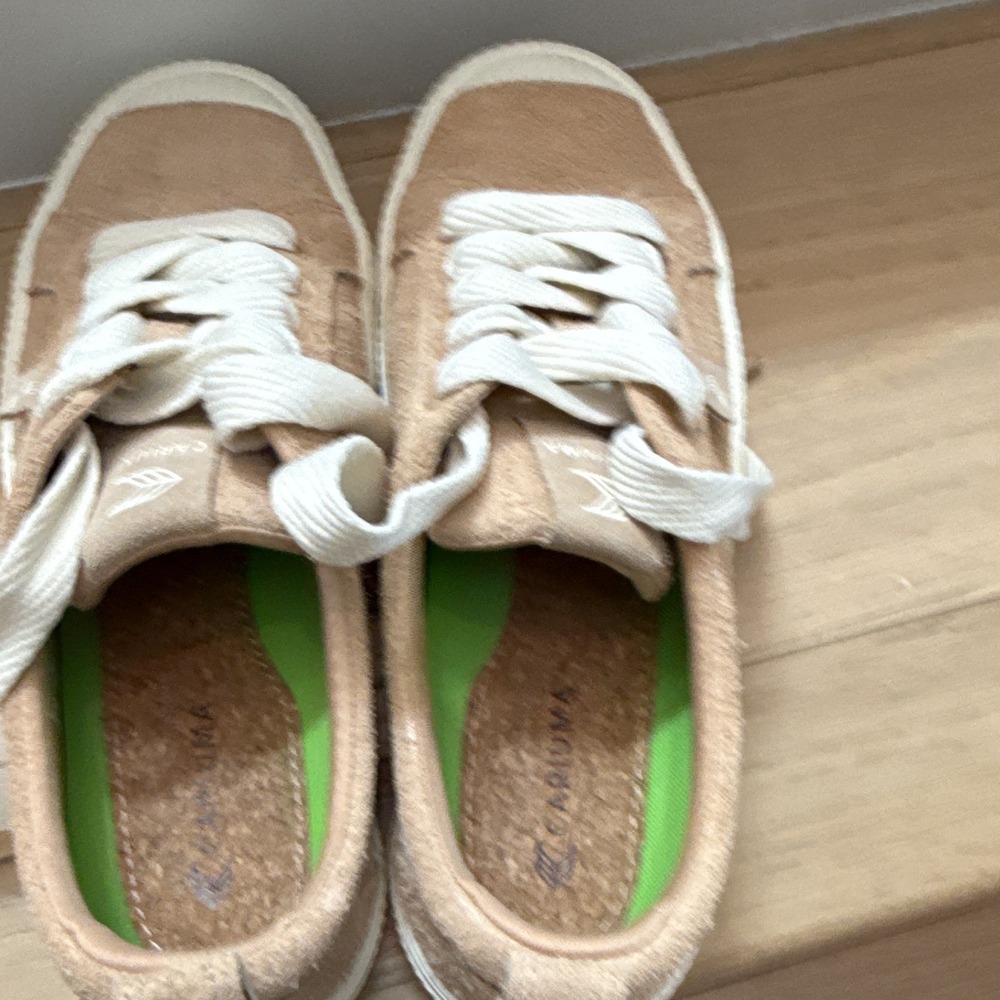 Cariuma Beige Suede Low Top Lace-Up Sneakers 100117N34W070 - Picture 7 of 9